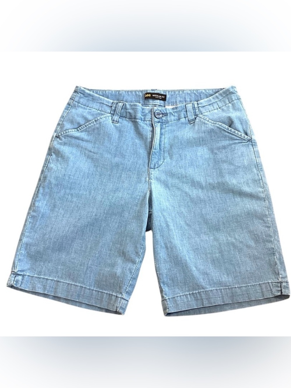 Lee Regular Fit Chambray Blue‎ Shorts, Size 8 has stretch 15.5"/16"W